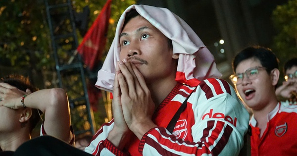 Diễn viên ‘Mưa đỏ’ thẫn thờ vì Arsenal bại trận! - hình ảnh - vipnohu90.com Diễn viên ‘Mưa đỏ’ thẫn thờ vì Arsenal bại trận! - hình ảnh - vipnohu90.com