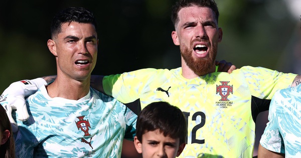 Động đất ở khu vực đội tuyển Bồ Đào Nha rèn quân: Ronaldo thế nào? - hình ảnh - vipnohu90.com Động đất ở khu vực đội tuyển Bồ Đào Nha rèn quân: Ronaldo thế nào? - hình ảnh - vipnohu90.com