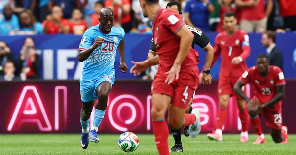 Kinh ngạc nhân vật đặc biệt khiến Bồ Đào Nha và Ronaldo ‘vỡ mộng’ ngày ra quân: Từng bị tạt a xít - hình ảnh - vipnohu90.com Kinh ngạc nhân vật đặc biệt khiến Bồ Đào Nha và Ronaldo ‘vỡ mộng’ ngày ra quân: Từng bị tạt a xít - hình ảnh - vipnohu90.com