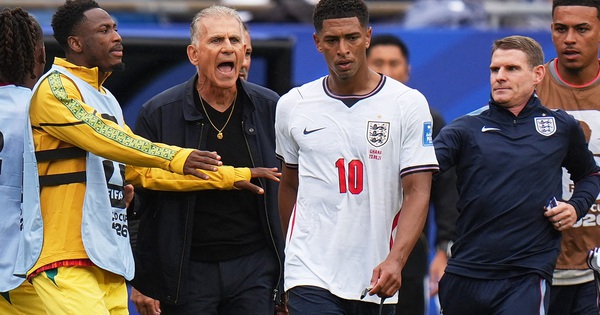 Ngôi sao đội tuyển Anh vi phạm luật mới của FIFA, lại lấy tay che miệng: Nguy cơ nhận án phạt nguội - hình ảnh - vipnohu90.com
