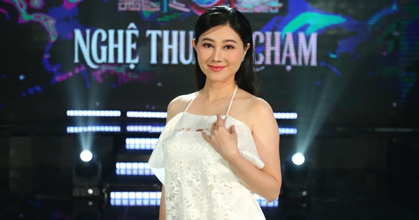 NSND Quế Trân và Võ Hạ Trâm thổi làn gió mới cho cải lương qua ‘Nghệ thuật & chạm’ - hình ảnh - vipnohu90.com NSND Quế Trân và Võ Hạ Trâm thổi làn gió mới cho cải lương qua ‘Nghệ thuật & chạm’ - hình ảnh - vipnohu90.com