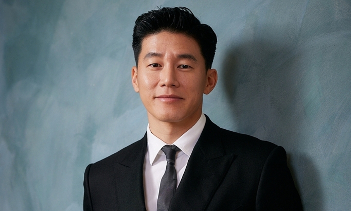Tài tử Kim Mu Yeol vươn lên từ nghèo khó: góc nhìn mới cho người chơi Việt - hình ảnh - vipnohu90.com Tài tử Kim Mu Yeol vươn lên từ nghèo khó: góc nhìn mới cho người chơi Việt - hình ảnh - vipnohu90.com