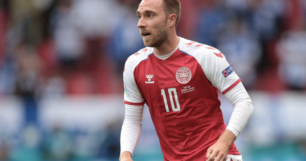 Cực nóng: Eriksen lại đổ gục trên sân, bóng ma đột quỵ từ EURO 2020 tái hiện - hình ảnh - vipnohu90.com