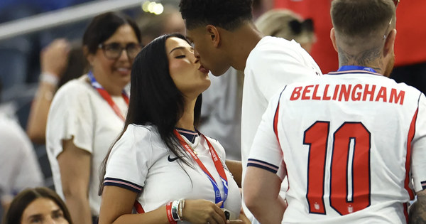 Chuyện ‘yêu’ tại World Cup 2026: Đội tuyển Anh cấm WAGs, còn Messi và Ronaldo thì sao? - hình ảnh - vipnohu90.com