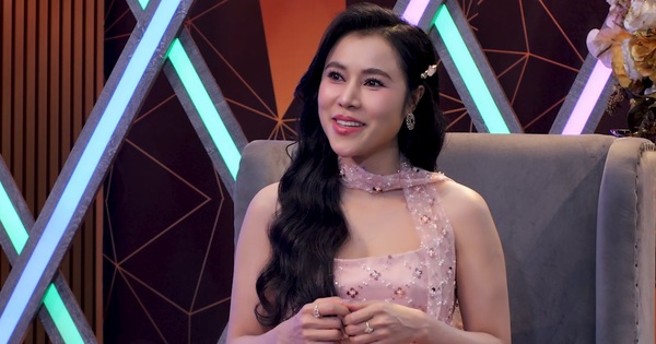 Ca sĩ Hồng Gấm và cuộc sống kín tiếng tuổi 33: Gắn bó với bolero, xa rời thị phi - hình ảnh - vipnohu90.com Ca sĩ Hồng Gấm và cuộc sống kín tiếng tuổi 33: Gắn bó với bolero, xa rời thị phi - hình ảnh - vipnohu90.com