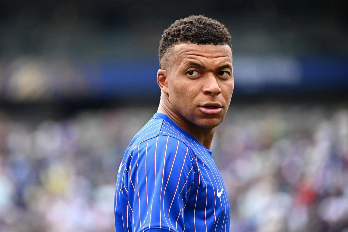 Mbappe đứng trước cơ hội xô đổ thêm kỷ lục World Cup - hình ảnh - vipnohu90.com Mbappe đứng trước cơ hội xô đổ thêm kỷ lục World Cup - hình ảnh - vipnohu90.com