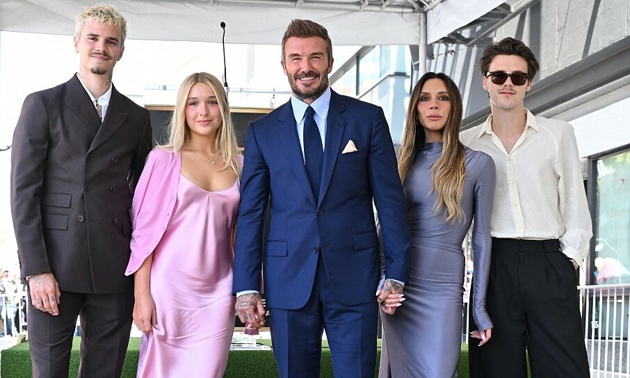 NOHU90 Việt Nam chia sẻ khoảnh khắc David Beckham nhận sao trên Đại lộ Danh vọng - hình ảnh - vipnohu90.com NOHU90 Việt Nam chia sẻ khoảnh khắc David Beckham nhận sao trên Đại lộ Danh vọng - hình ảnh - vipnohu90.com