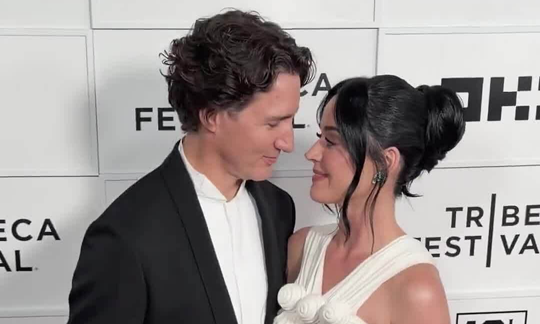 Link vào nhà cái NOHU90: Katy Perry và cựu Thủ tướng Canada lần đầu sánh đôi trên thảm đỏ - hình ảnh - vipnohu90.com Link vào nhà cái NOHU90: Katy Perry và cựu Thủ tướng Canada lần đầu sánh đôi trên thảm đỏ - hình ảnh - vipnohu90.com