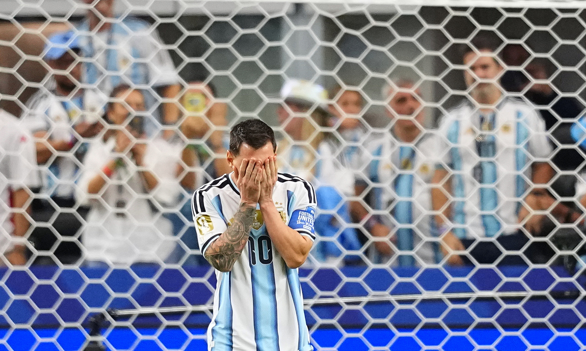 Messi sút hỏng phạt đền nhiều nhất lịch sử World Cup: Cú trượt chân định mệnh tại Mỹ 2026 - hình ảnh - vipnohu90.com Messi sút hỏng phạt đền nhiều nhất lịch sử World Cup: Cú trượt chân định mệnh tại Mỹ 2026 - hình ảnh - vipnohu90.com