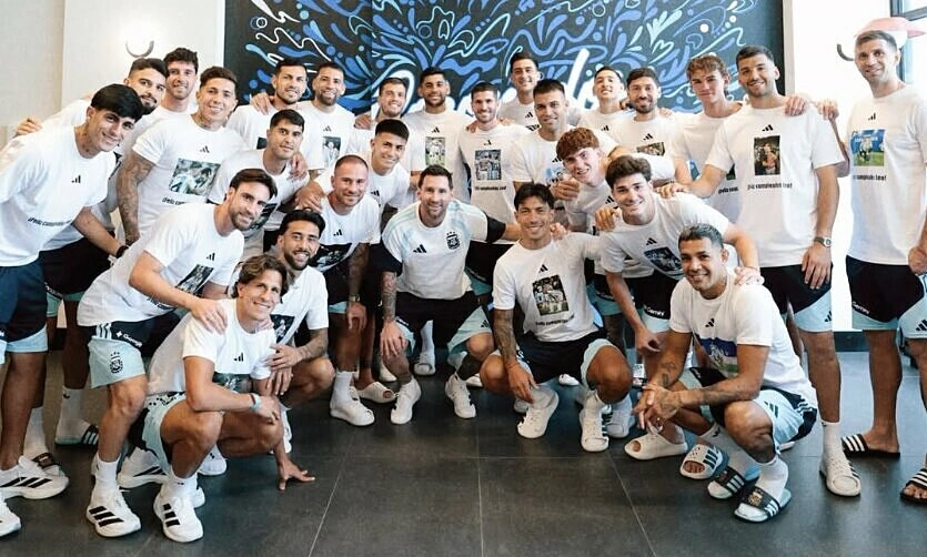 Đồng đội gây bất ngờ trong ngày sinh nhật Messi - hình ảnh - vipnohu90.com Đồng đội gây bất ngờ trong ngày sinh nhật Messi - hình ảnh - vipnohu90.com