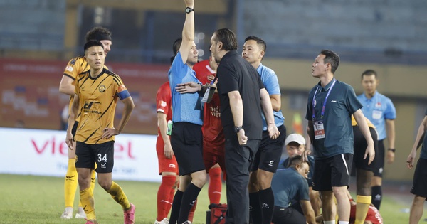 HLV Popov dọa rời V-League sau trận hòa gây tranh cãi với Công an TP.HCM - hình ảnh - vipnohu90.com HLV Popov dọa rời V-League sau trận hòa gây tranh cãi với Công an TP.HCM - hình ảnh - vipnohu90.com