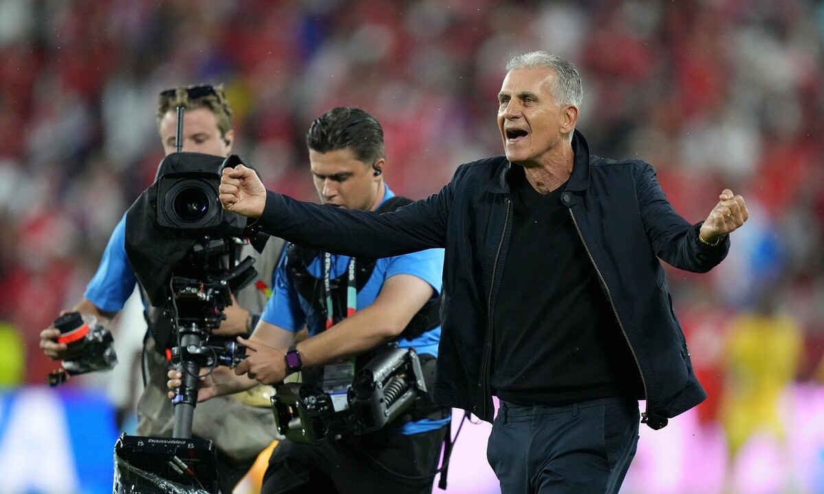 HLV Carlos Queiroz Lập Kỷ Lục Tuổi Tác Ở World Cup 2026 - hình ảnh - vipnohu90.com HLV Carlos Queiroz Lập Kỷ Lục Tuổi Tác Ở World Cup 2026 - hình ảnh - vipnohu90.com