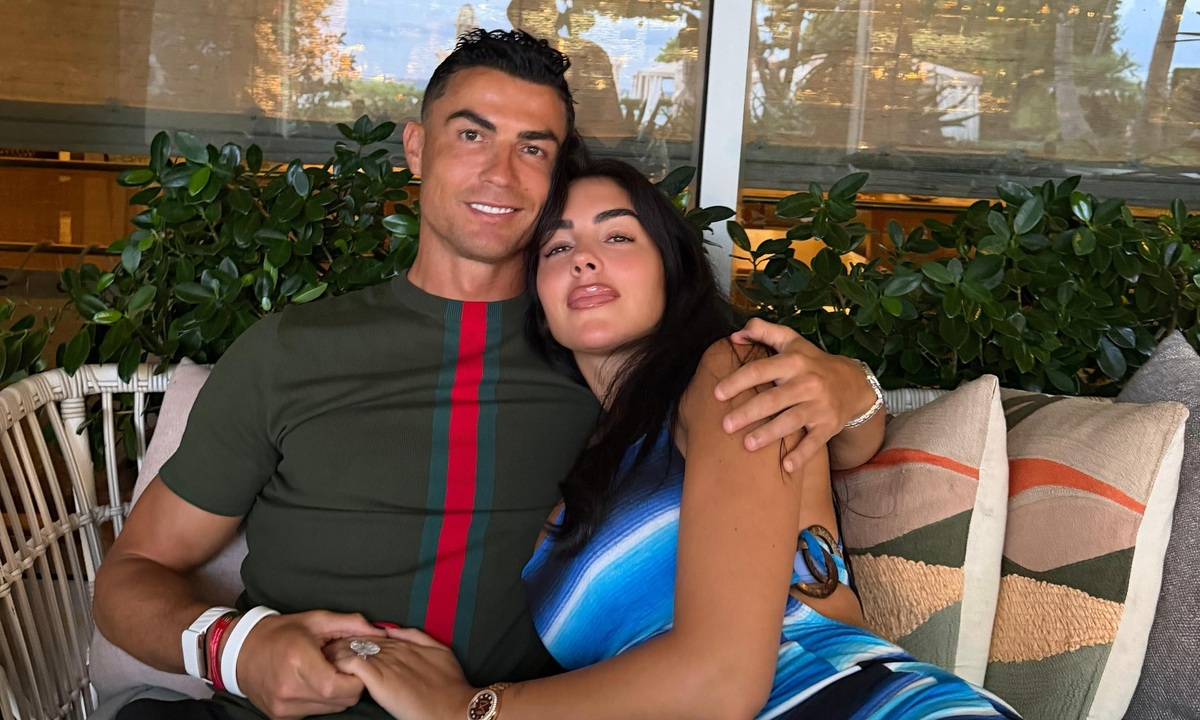 Nạp rút NOHU90 nhanh chóng – Câu chuyện tình 10 năm của Ronaldo và Georgina truyền cảm hứng cho người chơi - hình ảnh - vipnohu90.com