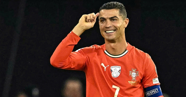 Bồ Đào Nha mạnh hơn nếu Ronaldo chấp nhận lùi lại - hình ảnh - vipnohu90.com Bồ Đào Nha mạnh hơn nếu Ronaldo chấp nhận lùi lại - hình ảnh - vipnohu90.com