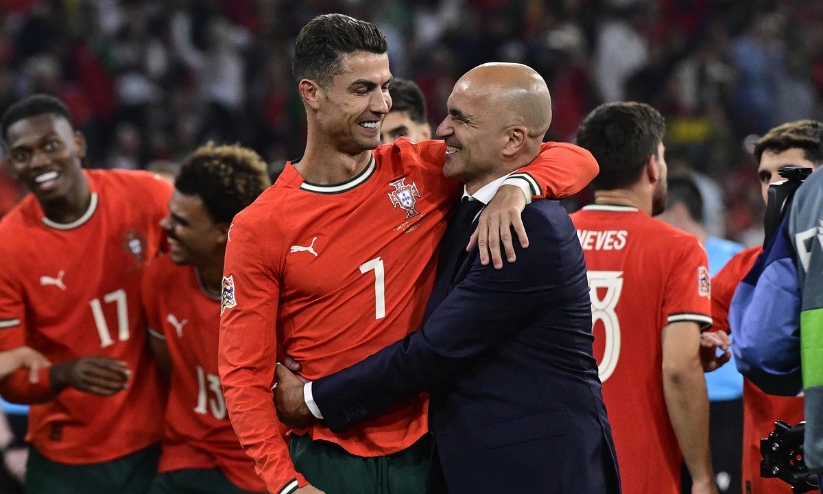 NOHU90 baccarat và tin nóng: HLV Martinez đàm phán dẫn dắt Ronaldo tại Al Nassr - hình ảnh - vipnohu90.com