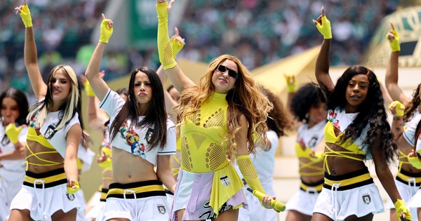 Shakira nhảy múa ăn mừng khi Colombia có vé đi tiếp, vì sao Ronaldo phải lo? - hình ảnh - vipnohu90.com
