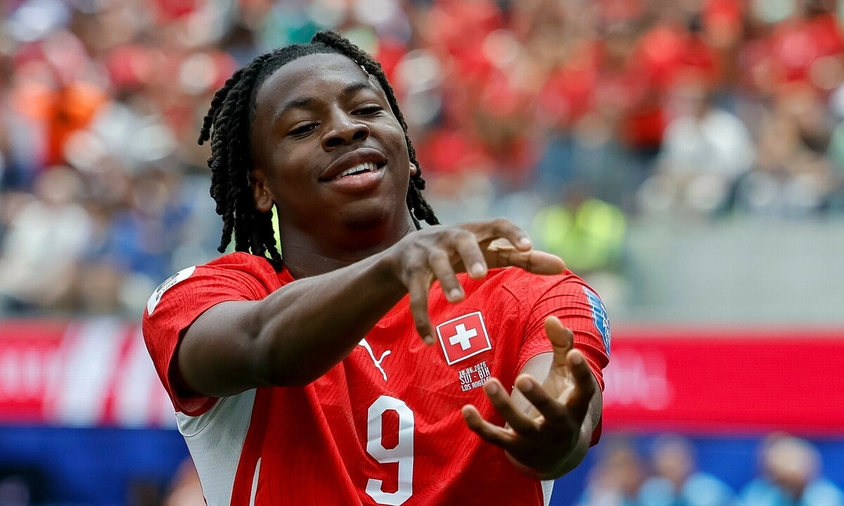 Tiền vệ 20 tuổi Johan Manzambi lập kỷ lục World Cup trong chiến thắng của Thụy Sĩ - hình ảnh - vipnohu90.com