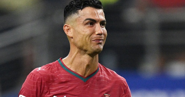 Ronaldo nghẹn ngào chia tay World Cup, khoảnh khắc xúc động với Yamal khiến fan xót xa - hình ảnh - vipnohu90.com Ronaldo nghẹn ngào chia tay World Cup, khoảnh khắc xúc động với Yamal khiến fan xót xa - hình ảnh - vipnohu90.com
