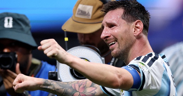 Messi nước mắt ràn rụa khi Argentina thắng nghẹt thở Ai Cập: Cảm xúc vỡ òa của nhà vua!: góc nhìn mới cho người chơi Việt - hình ảnh - vipnohu90.com