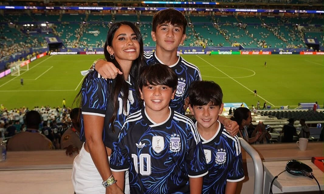 Vợ Messi cổ vũ cuồng nhiệt sau chiến thắng kịch tính: Cảm hứng cho fan NOHU90 - hình ảnh - vipnohu90.com