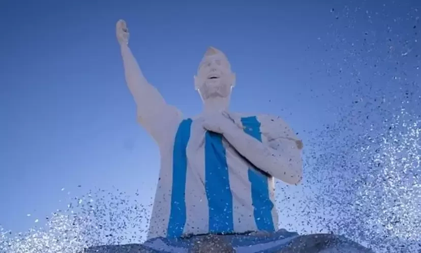 Nạp rút NOHU90 nhanh chóng – Cập nhật tin nóng: Tượng Messi khổng lồ 26m ra mắt tại Argentina - hình ảnh - vipnohu90.com